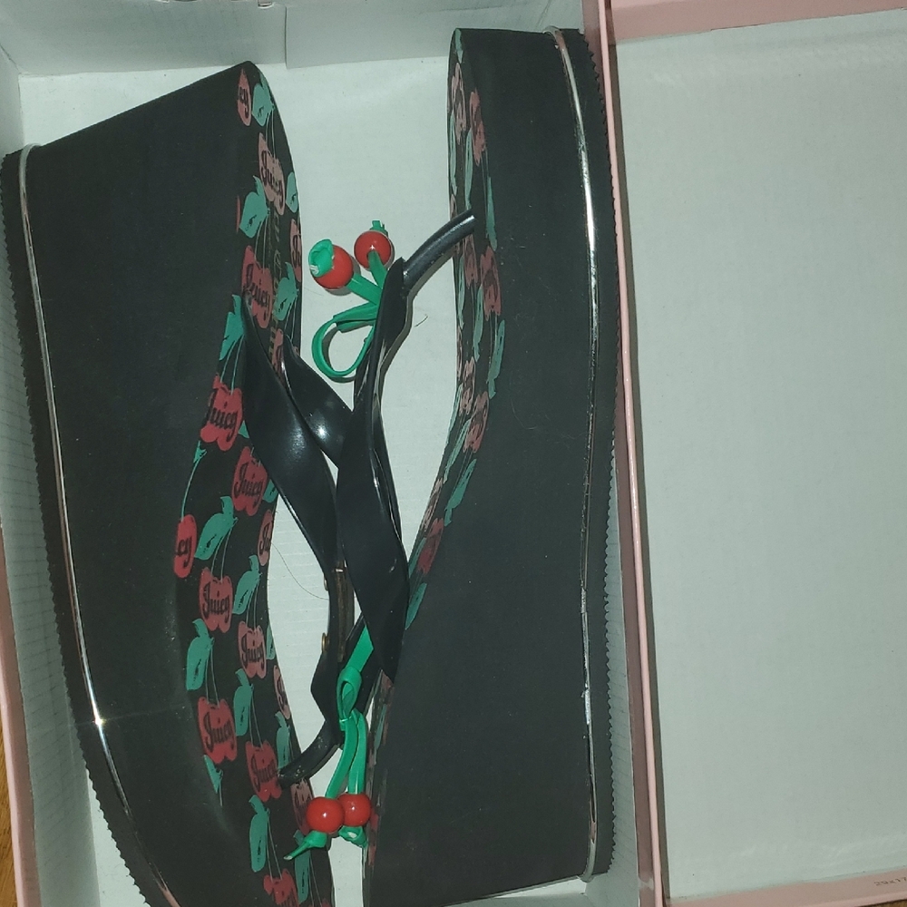 !LIMITED EDITION! Juicy Couture Black Flip Flops - Picture 5 of 6
